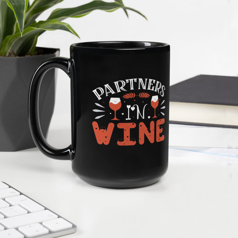 Taza negra brillante "Partners In Wine"