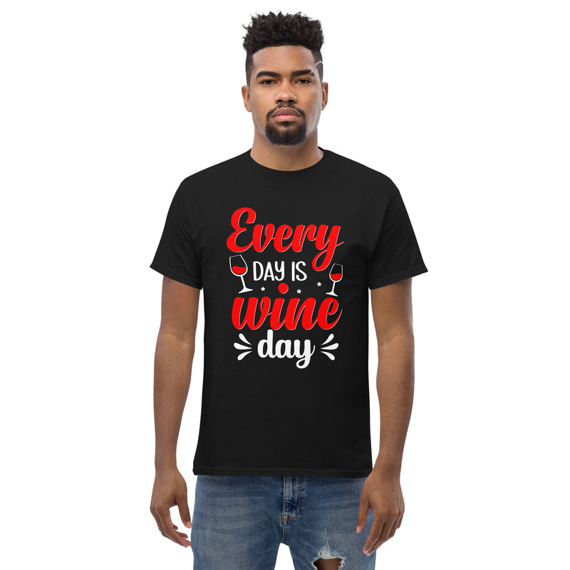 Camiseta clásica para hombre "Every Day Is Wine Day"