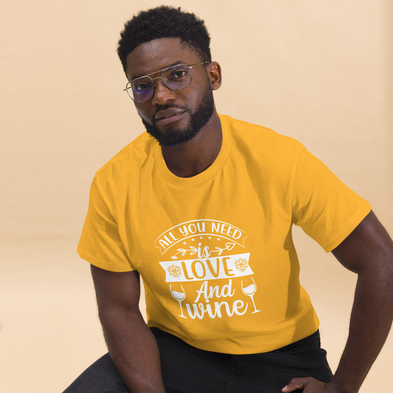 Camiseta clásica para hombre "Todo lo que necesitas es amor y vino"