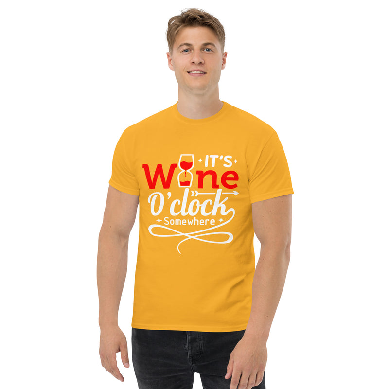 Camiseta clásica para hombre "It's Wine O'clock Somewhere"