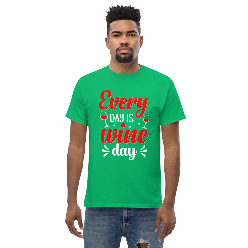 Camiseta clásica para hombre "Every Day Is Wine Day"