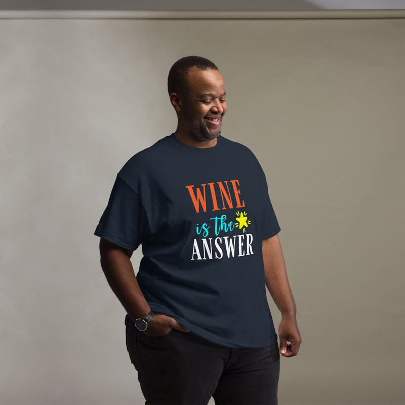 Camiseta clásica de hombre "Wine Is The Answer"